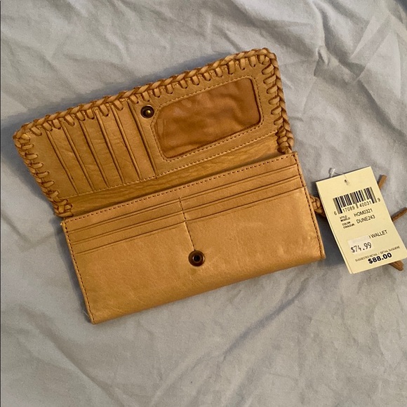 Lucky Brand Wallet - Picture 2 of 3